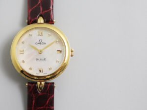 Omega De Ville series 424.58.27.60.55.001 quartz women’s watch diameter: 27.4mm thickness 8.8mm (replica watch)