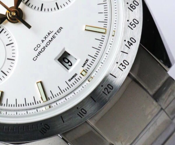 Omega Speedmaster 331.90.42.51.04.001 mechanical men's watch with a diameter of 41.5mm and a CAL.9300 movement.
