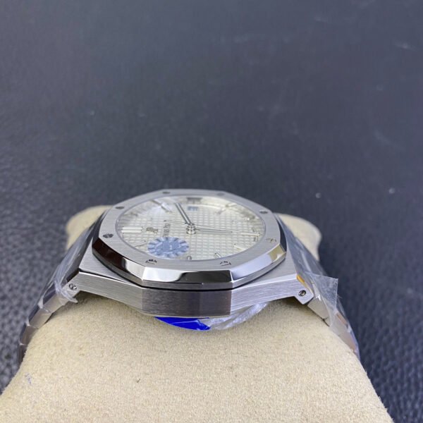 Audemars Piguet Royal Oak Series 15500ST.OO.1220ST.02 Mechanical Men's Watch Diameter: 41mm Thickness: 10.4mm(replica watch)