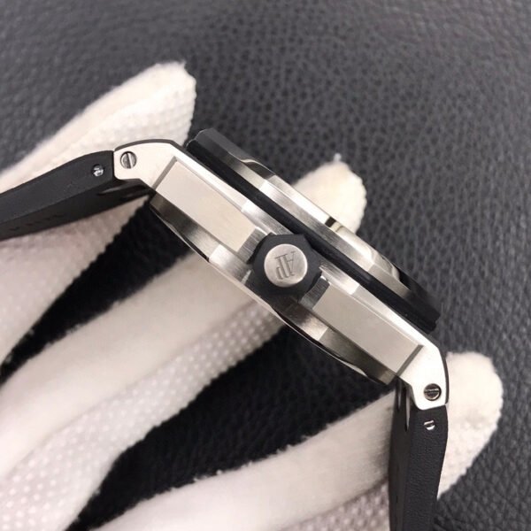 Audemars Piguet Royal Oak Offshore Series 15703ST.OO.A002CA.01 Mechanical Men's Watch Solid Case Diameter: 42mm Watch Thickness: 14mm(replica watch)